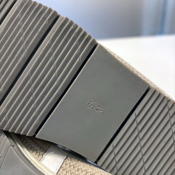 Vaneli Sport Qalila Women's White Leather Silver‎ Slip-On Shoes Size 8.5 M - Picture 8 of 10